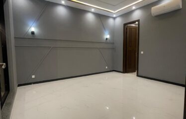 Luxury 1 Kanal Brand New Bungalow for Sale – Phase 7
